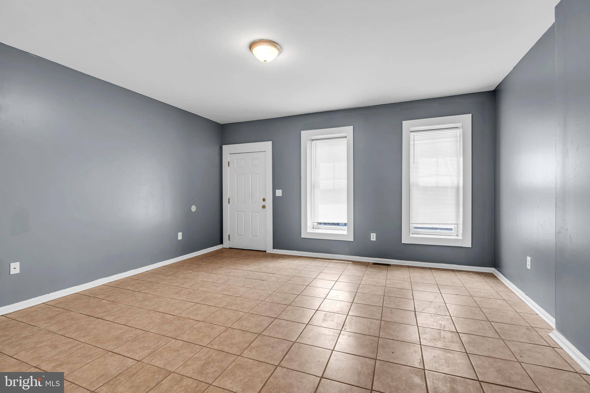 Trenton, NJ 08618,240 SPRING ST