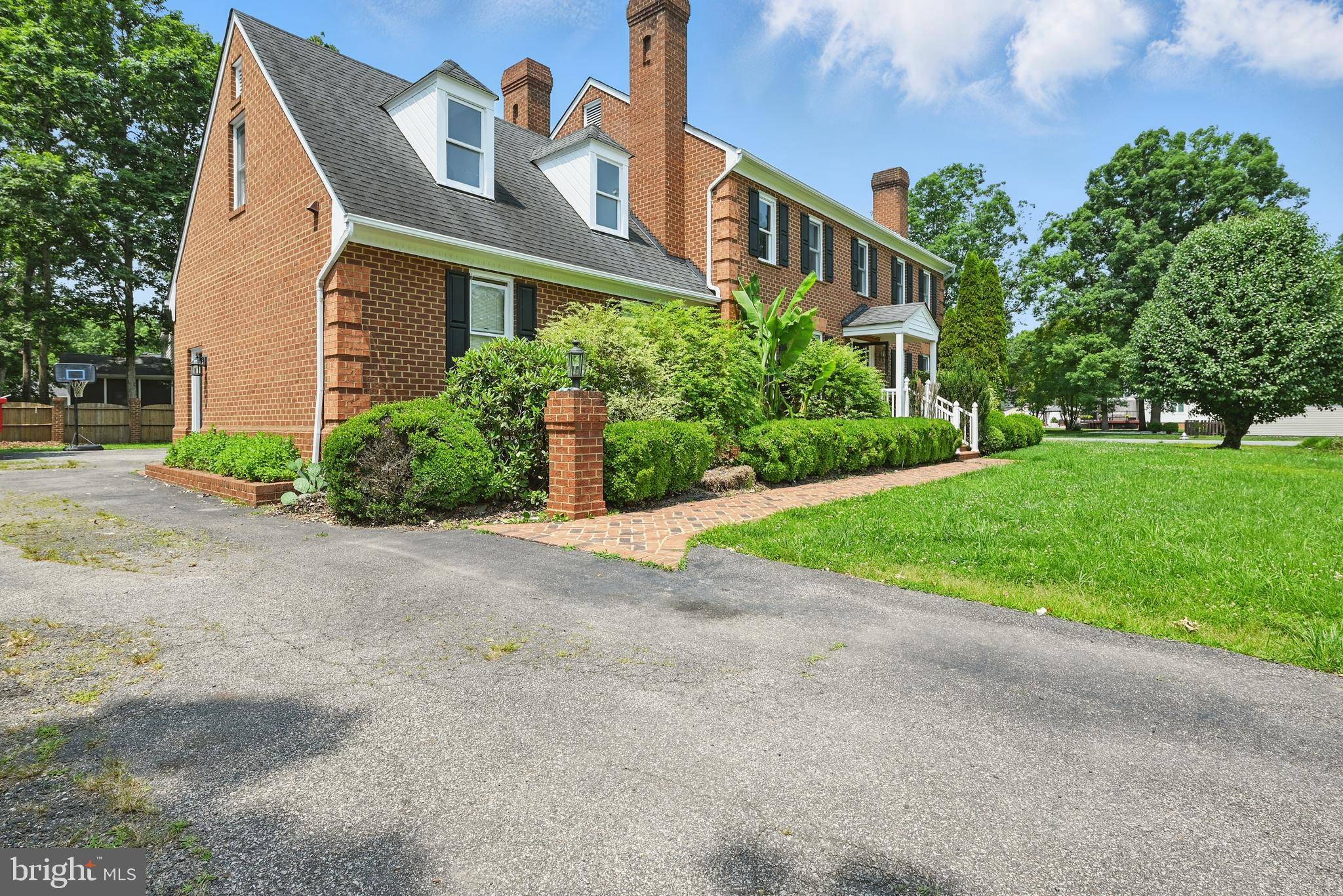 North Chesterfield, VA 23224,5800 COUNTRY MANOR WAY