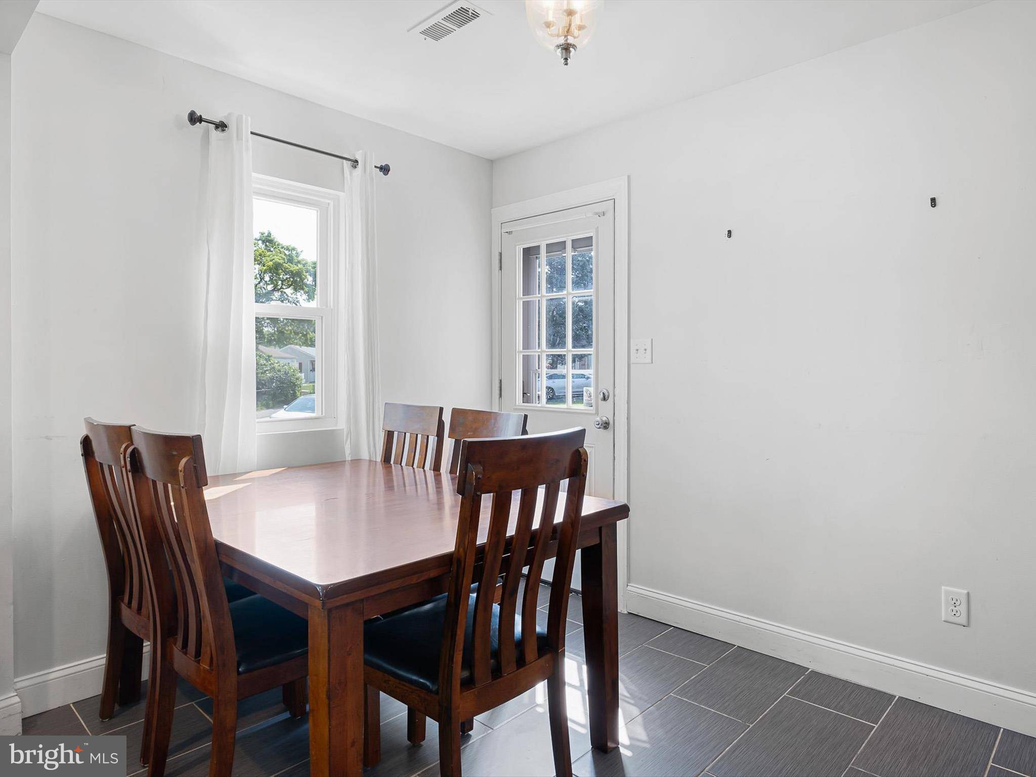 New Castle, DE 19720,320 BASSETT AVE