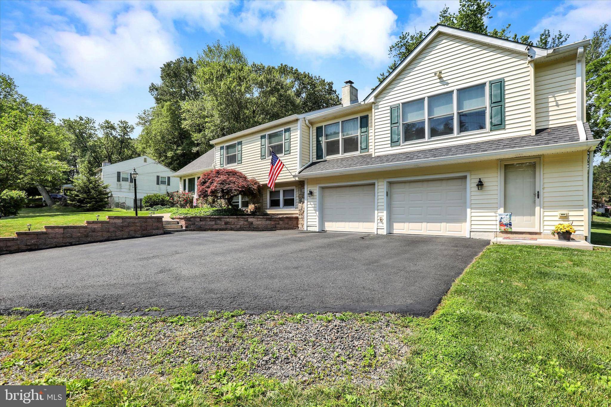 Chalfont, PA 18914,143 BRITTANY DR
