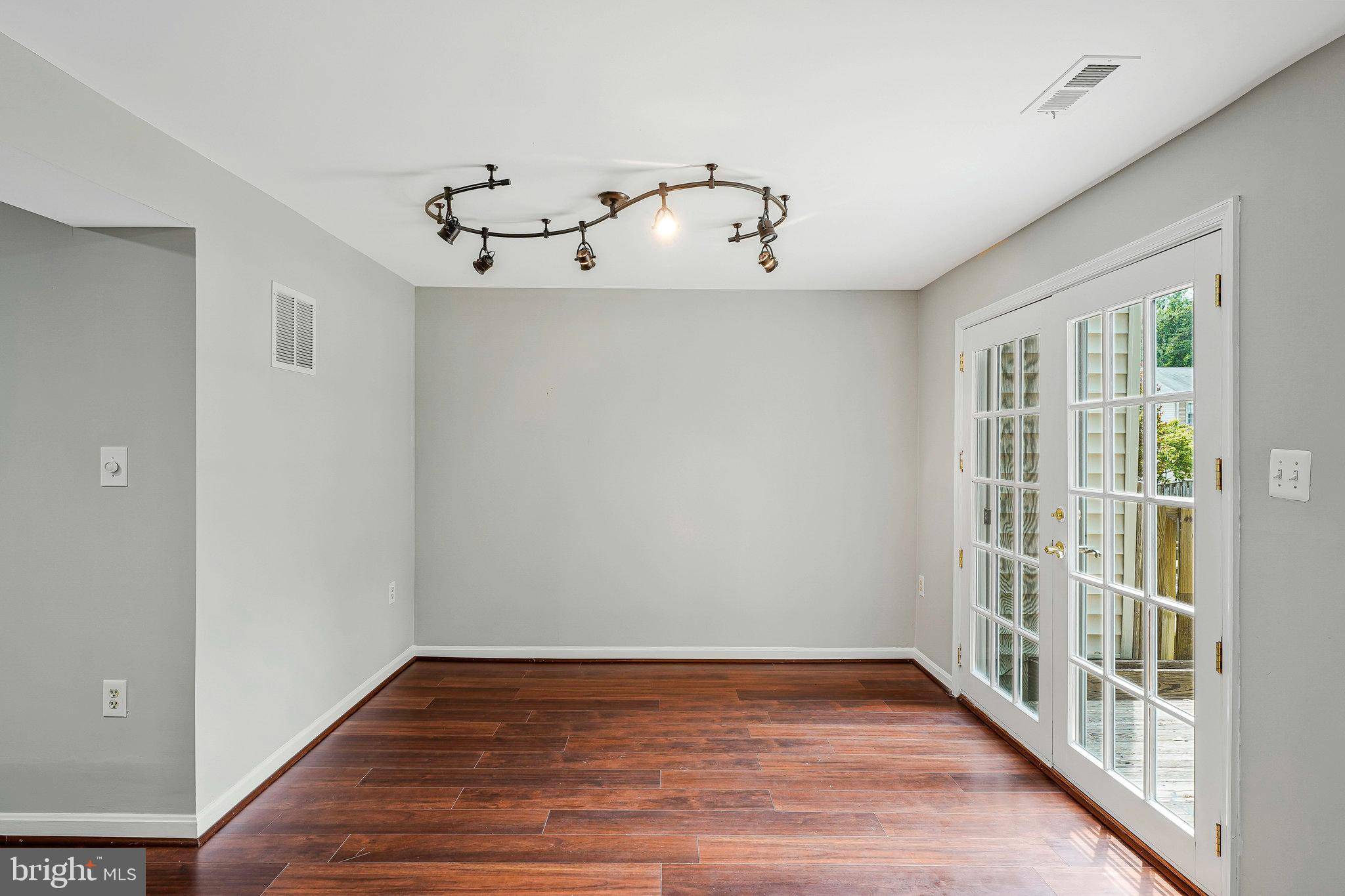 Fairfax, VA 22032,5400 NEW LONDON PARK DR