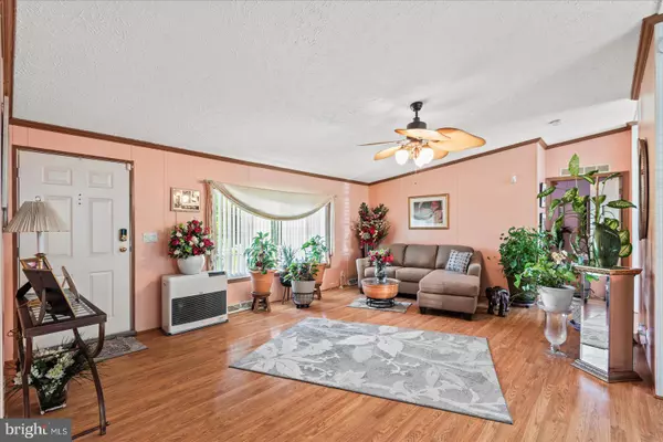 Hague, VA 22469,5547 NOMINI HALL RD