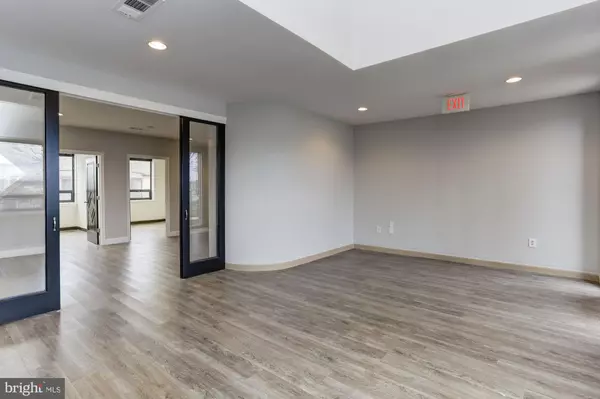 Rockville, MD 20852,5906 HUBBARD DR #4-A