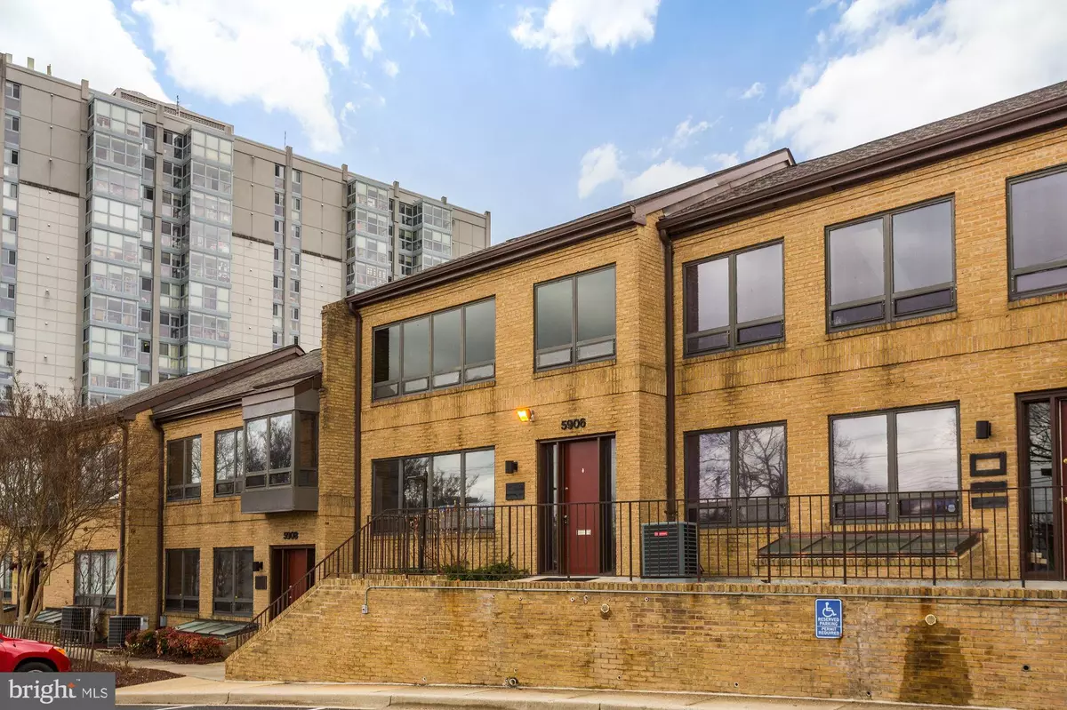 Rockville, MD 20852,5906 HUBBARD DR #4-A