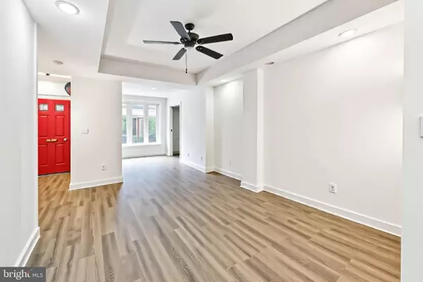 Philadelphia, PA 19121,1523 N HOLLYWOOD ST