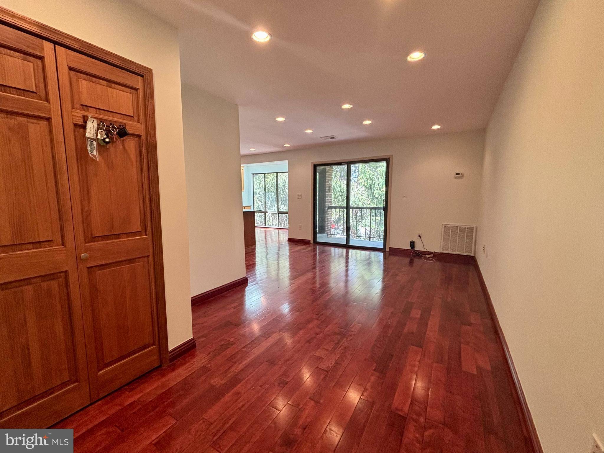 Derwood, MD 20855,8101 NEEDWOOD RD #202