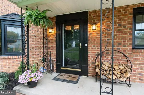Yardley, PA 19067,4 KEATS RD