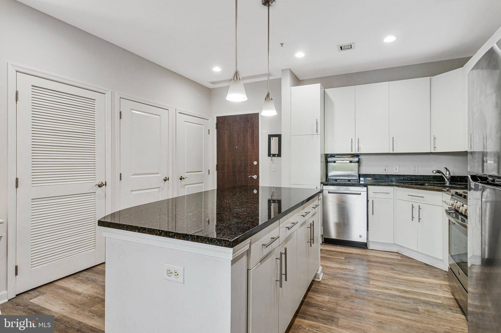 Falls Church, VA 22046,444 W BROAD ST #401