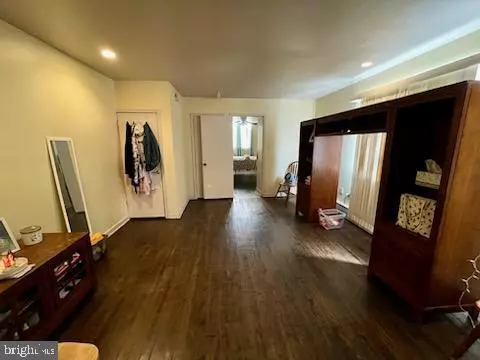 Philadelphia, PA 19148,829 W PORTER ST