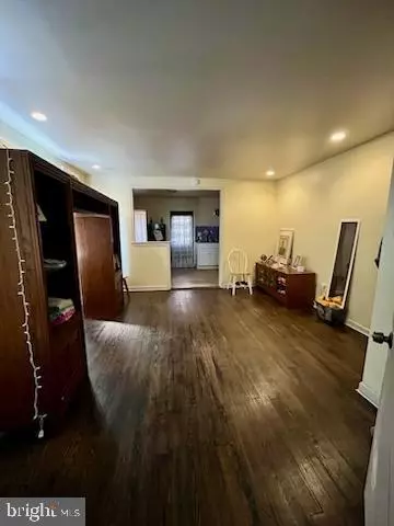 Philadelphia, PA 19148,829 W PORTER ST