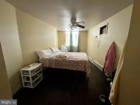 Philadelphia, PA 19148,829 W PORTER ST