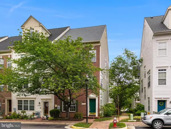 5454 PATUXENT KNOLL PL, Alexandria, VA 22312