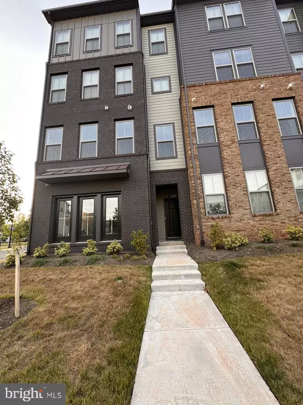 45908 SWALLOW TER, Sterling, VA 20165