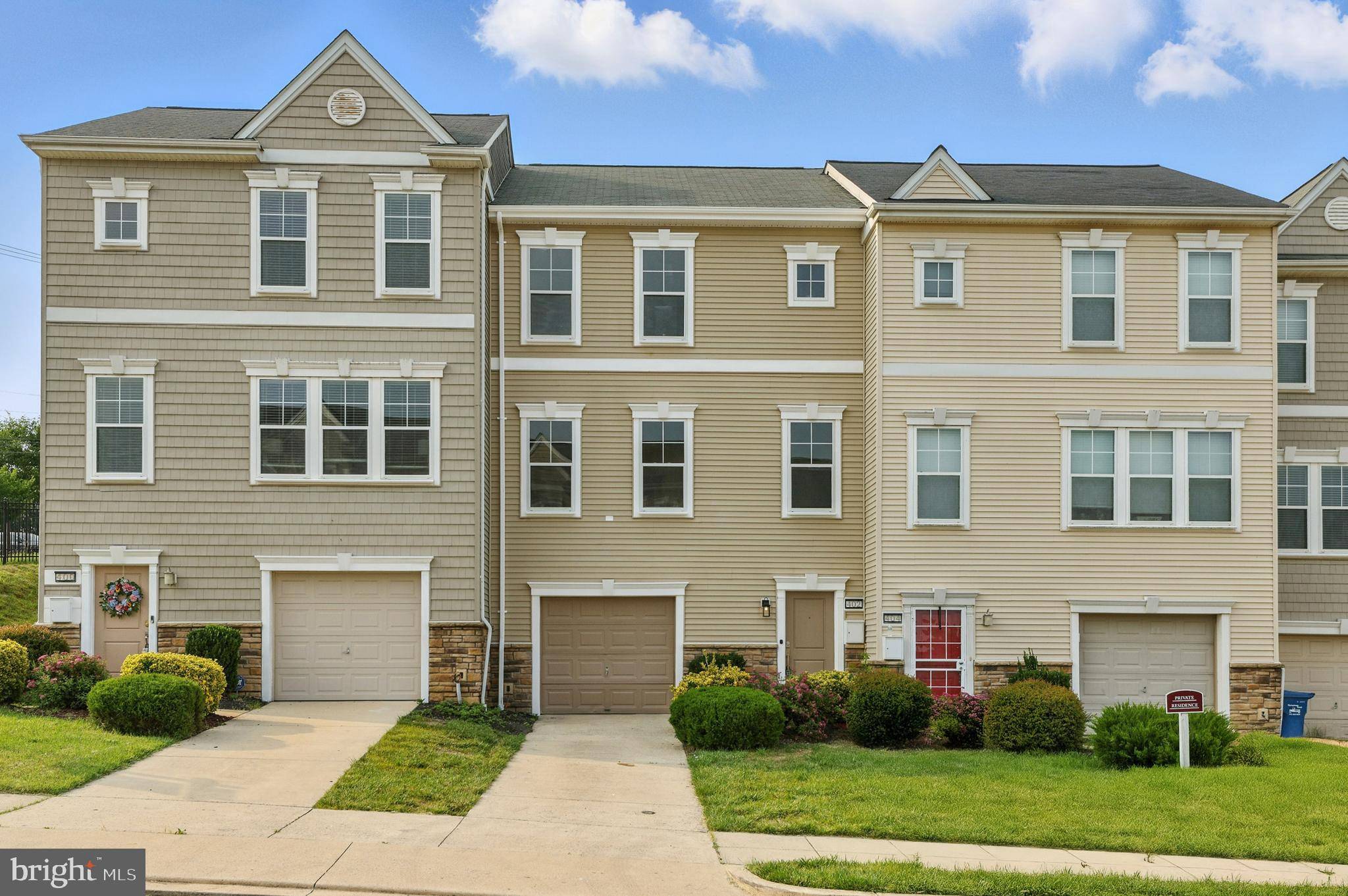 402 WOODCREST DR SE, Washington, DC 20032