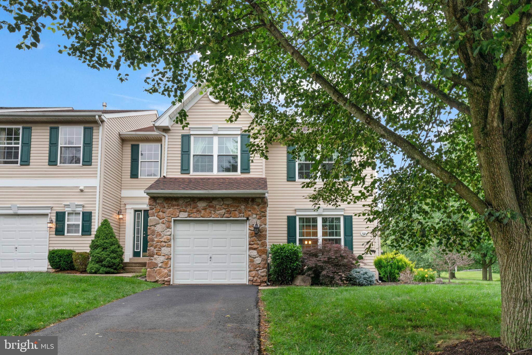 801 LIZZIE LN, Royersford, PA 19468