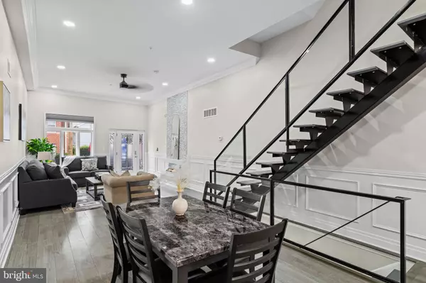 Philadelphia, PA 19147,933 S 3RD ST