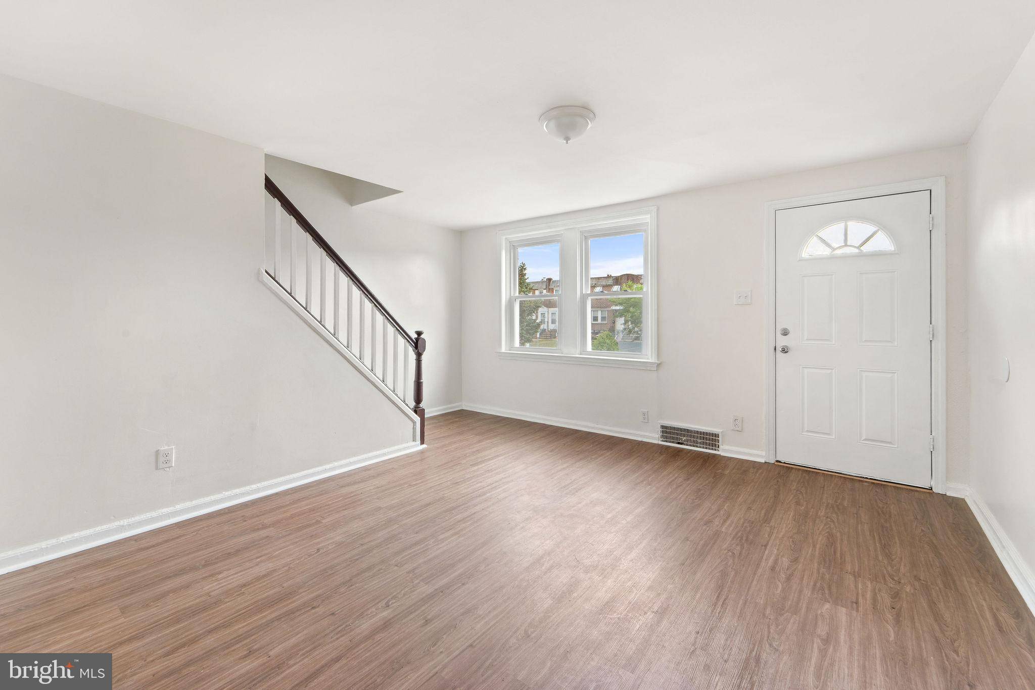 Camden, NJ 08105,578 RARITAN ST