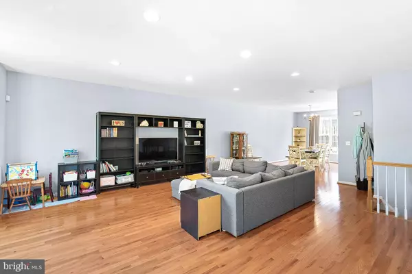 Woodbridge, VA 22191,15673 MENDOZA LN