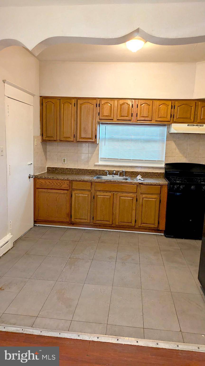 Philadelphia, PA 19142,2121 S 60TH ST