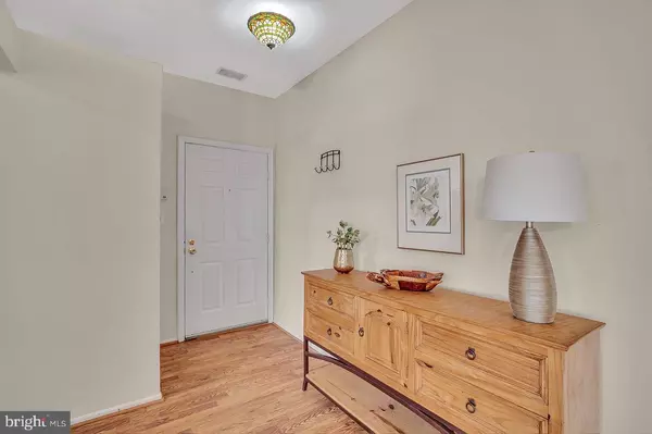 Monmouth Junction, NJ 08852,7011 ELM CT