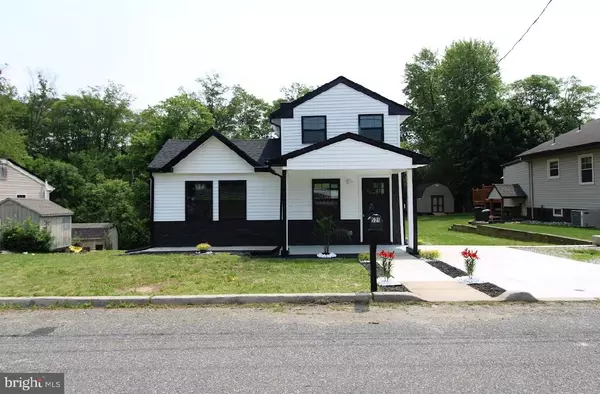 Blackwood, NJ 08012,529 E BLENHEIM AVE