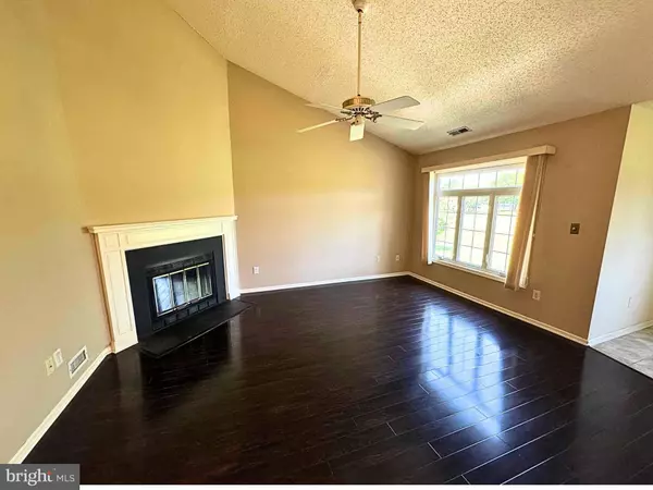 Monroe Township, NJ 08831,38 RUTLAND LN #I
