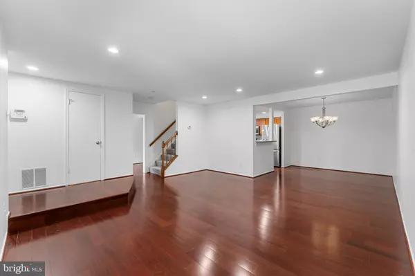 Burtonsville, MD 20866,9 ALPEN GREEN CT #20-208