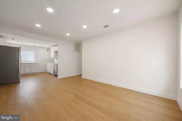 New Castle, DE 19720,323 SHERIDAN DR