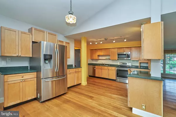 Annandale, VA 22003,4757 POMPONIO PL