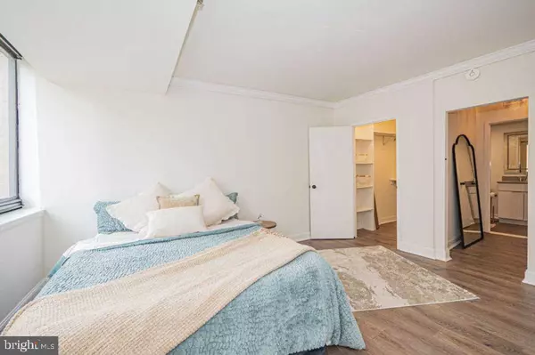 Arlington, VA 22202,1805 CRYSTAL DR #403S