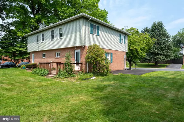 Columbia, PA 17512,1242 STAMAN LN