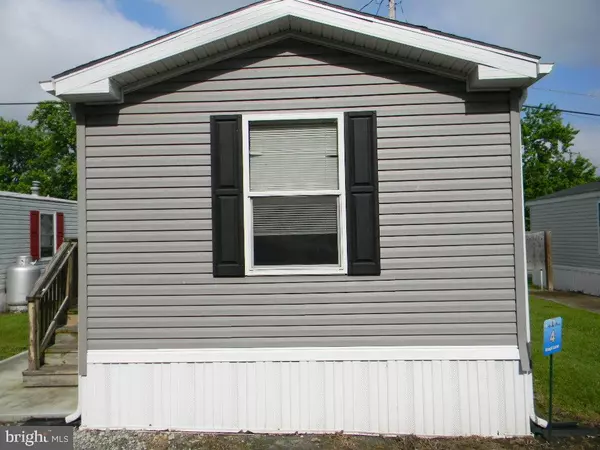 Sparrows Point, MD 21219,4 KROPF LN