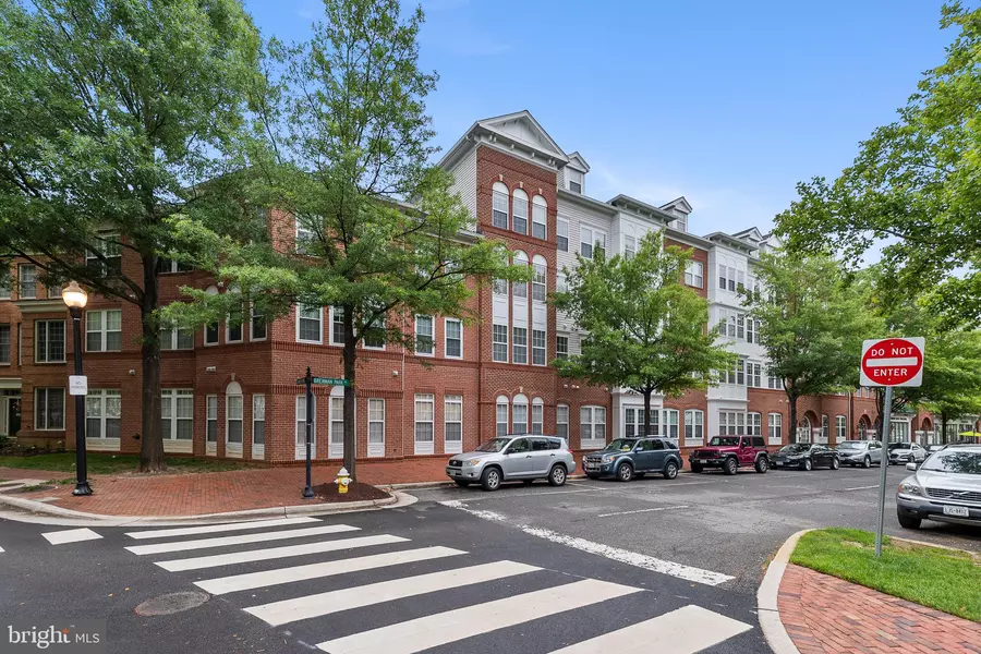 4951 BRENMAN PARK DR #209, Alexandria, VA 22304
