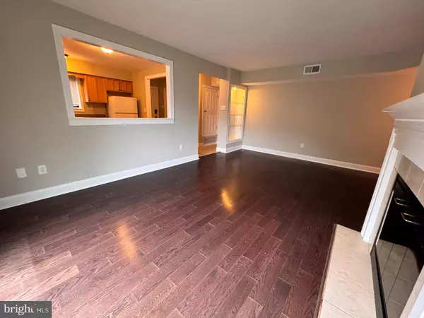 Lawrenceville, NJ 08648,423 LAWRENCEVILLE RD #102