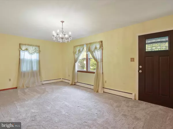Strasburg, VA 22657,164 E MAPHIS ST