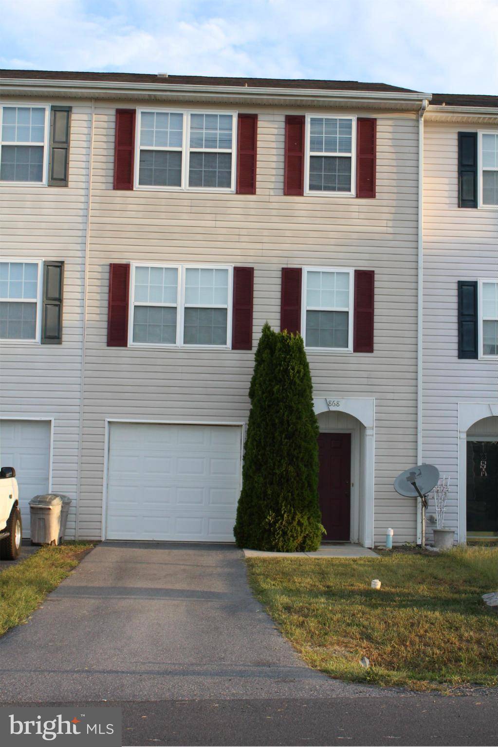 868 AZTEC DR, Martinsburg, WV 25405