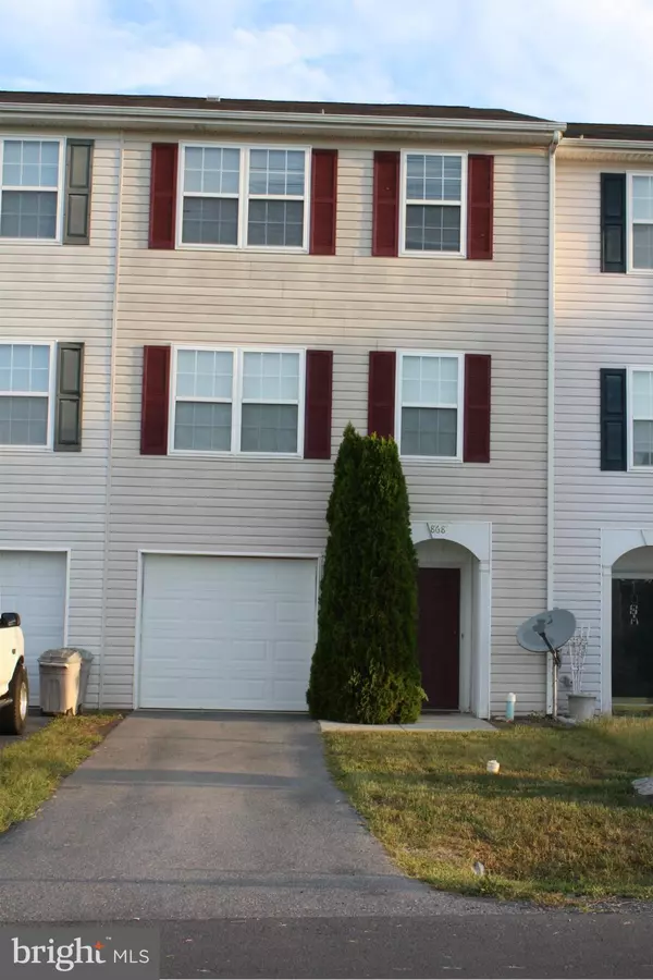 868 AZTEC DR, Martinsburg, WV 25405