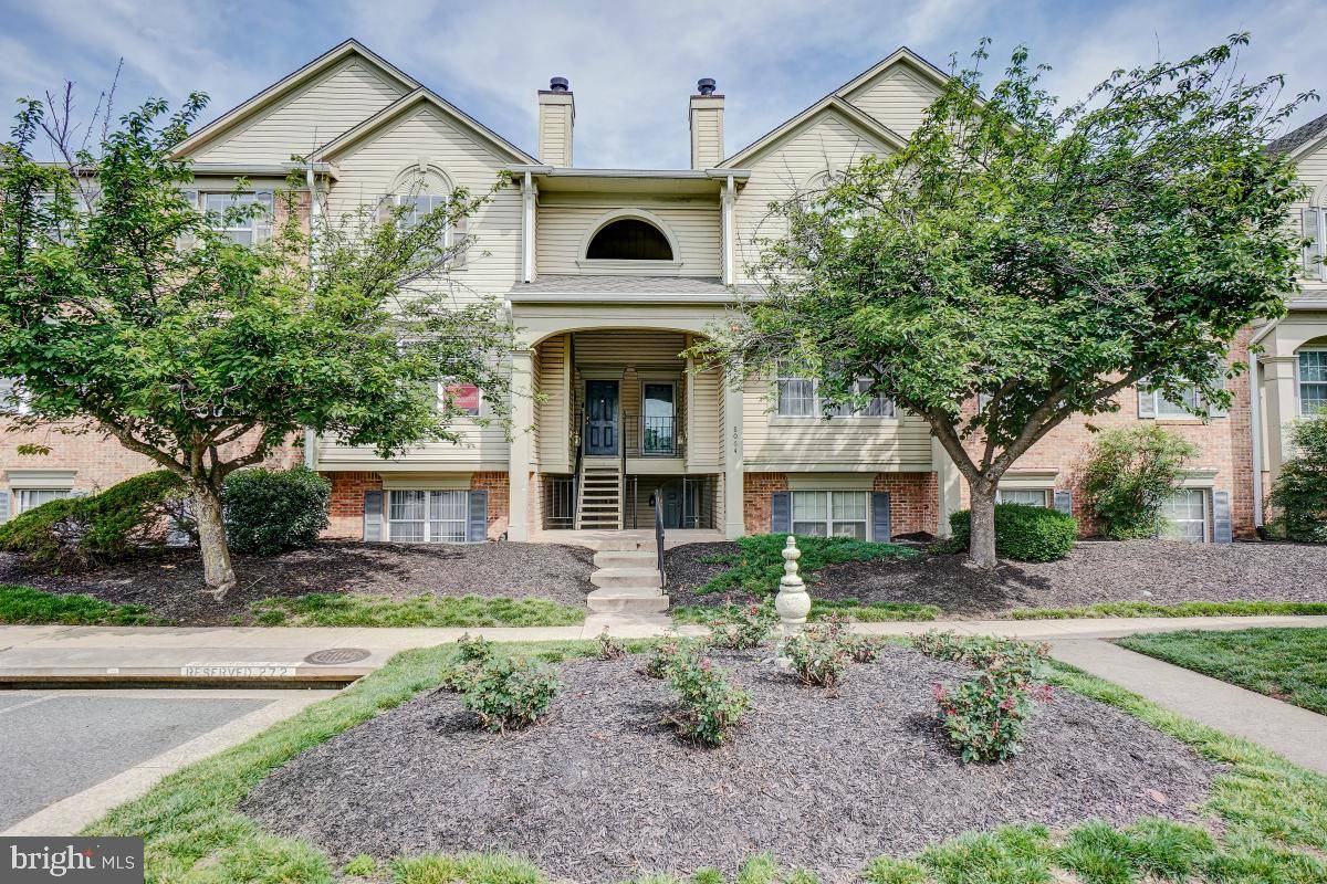 8064 STONEWALL BRIGADE CT, Manassas, VA 20109