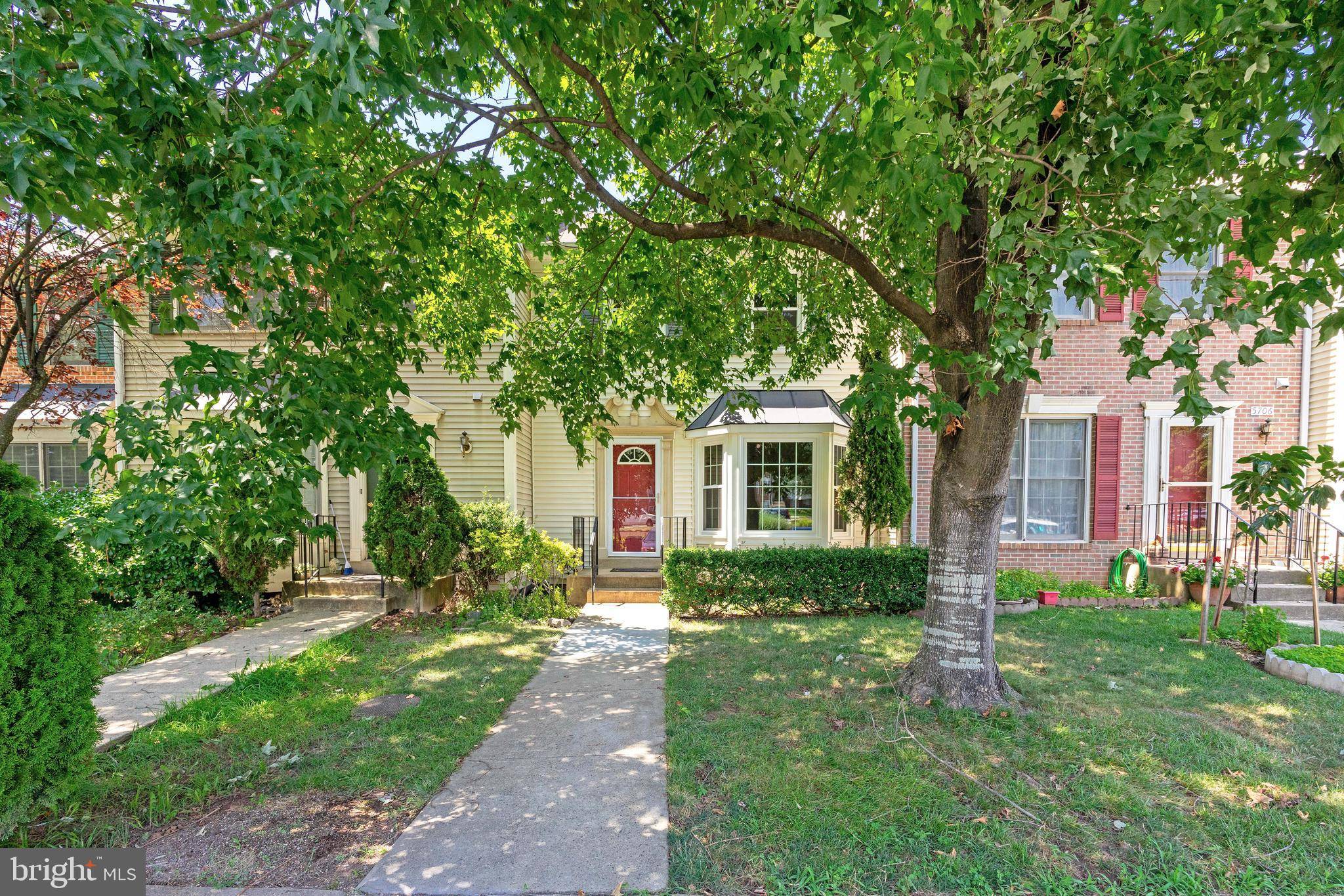 5708 BELCHER FARM DR, Centreville, VA 20120
