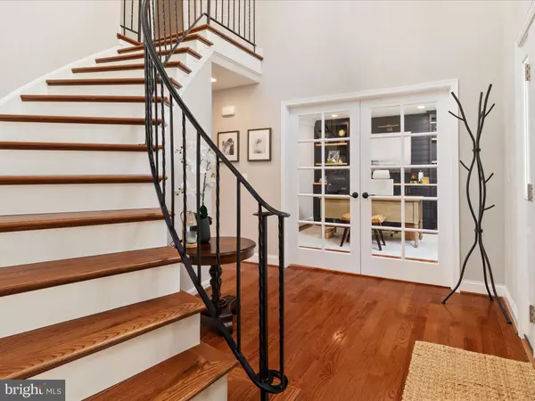 Vienna, VA 22181,2200 LOMOND CT