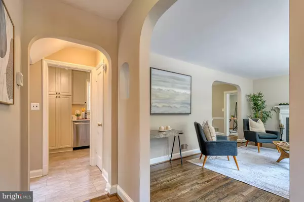 Silver Spring, MD 20910,213 DALE DR