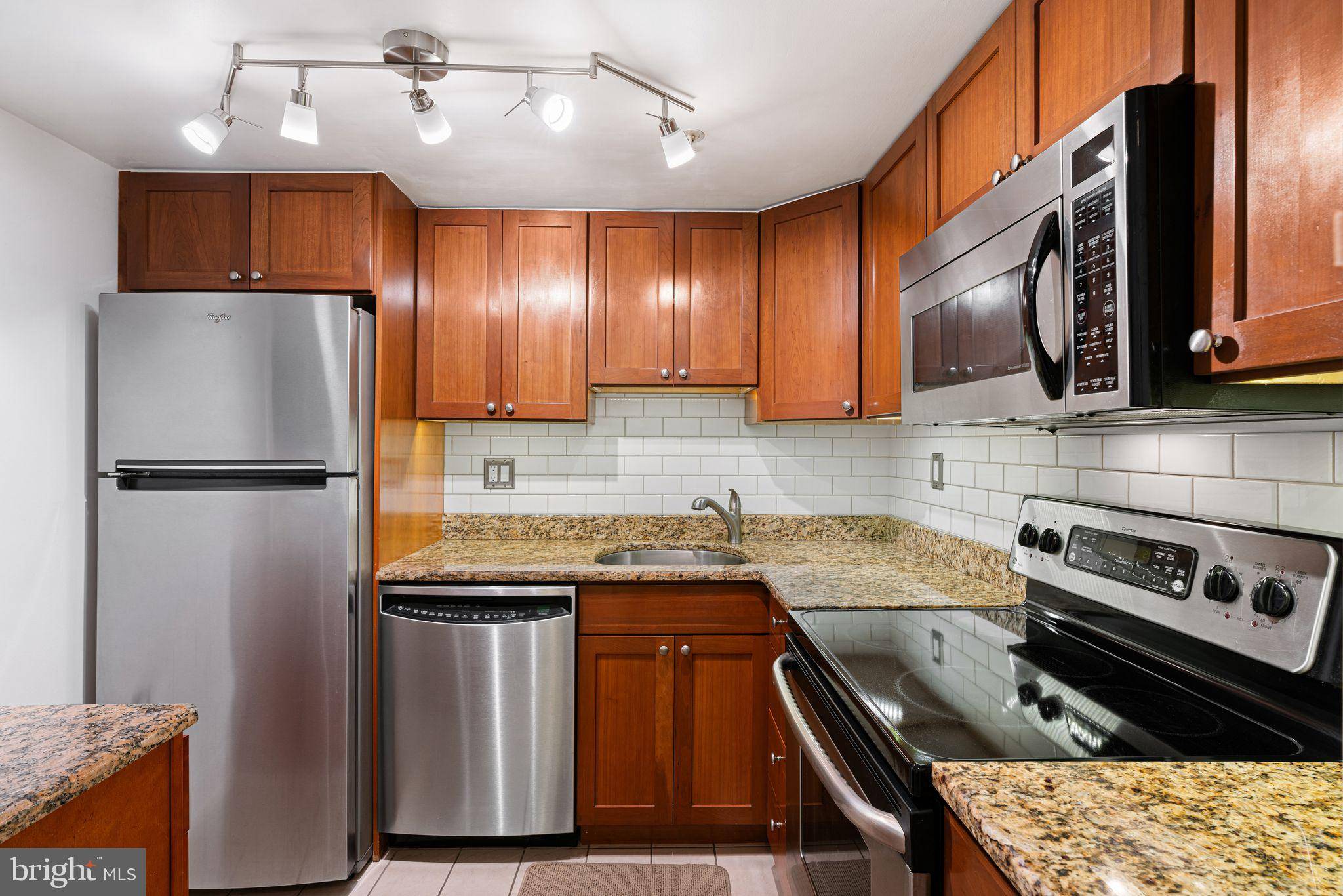 Philadelphia, PA 19130,2001 HAMILTON ST #822