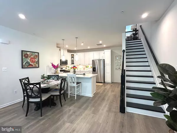 Owings Mills, MD 21117,9402 JAMES MACGOWAN LN #611