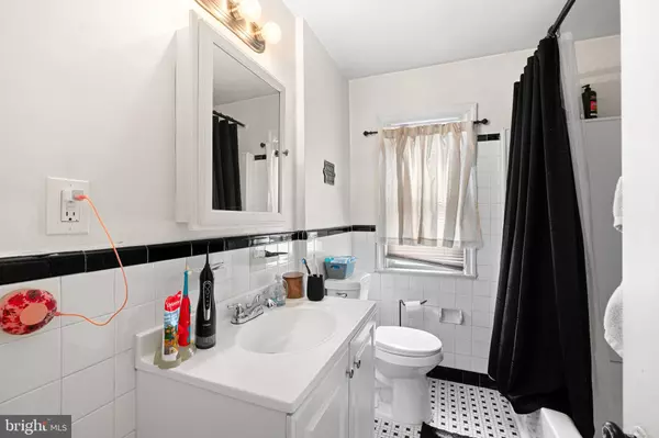 Chester, PA 19013,734 E 24TH ST