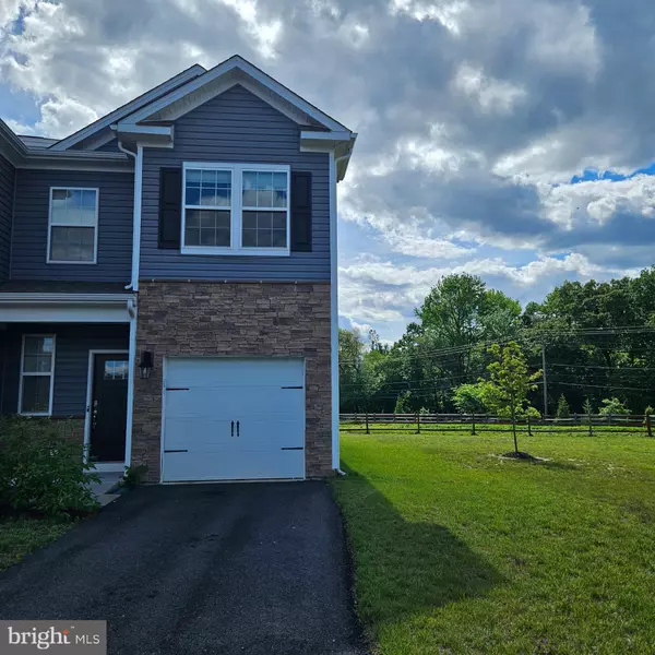 Burlington, NJ 08016,38 PEREGRINE WAY