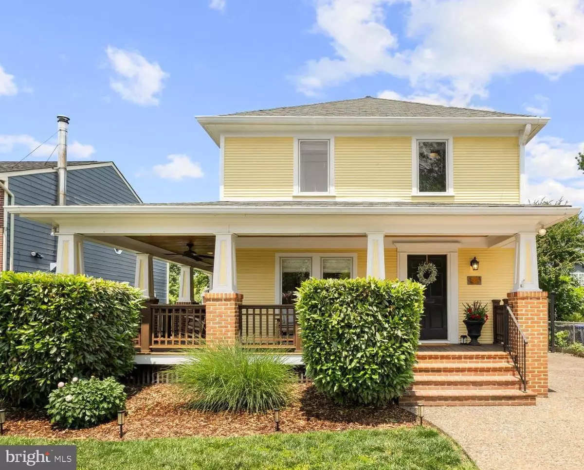 Alexandria, VA 22301,208 E CUSTIS AVE
