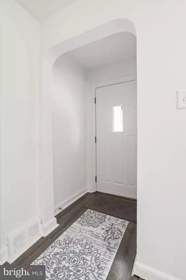 Folsom, PA 19033,209 EDGEWOOD AVE