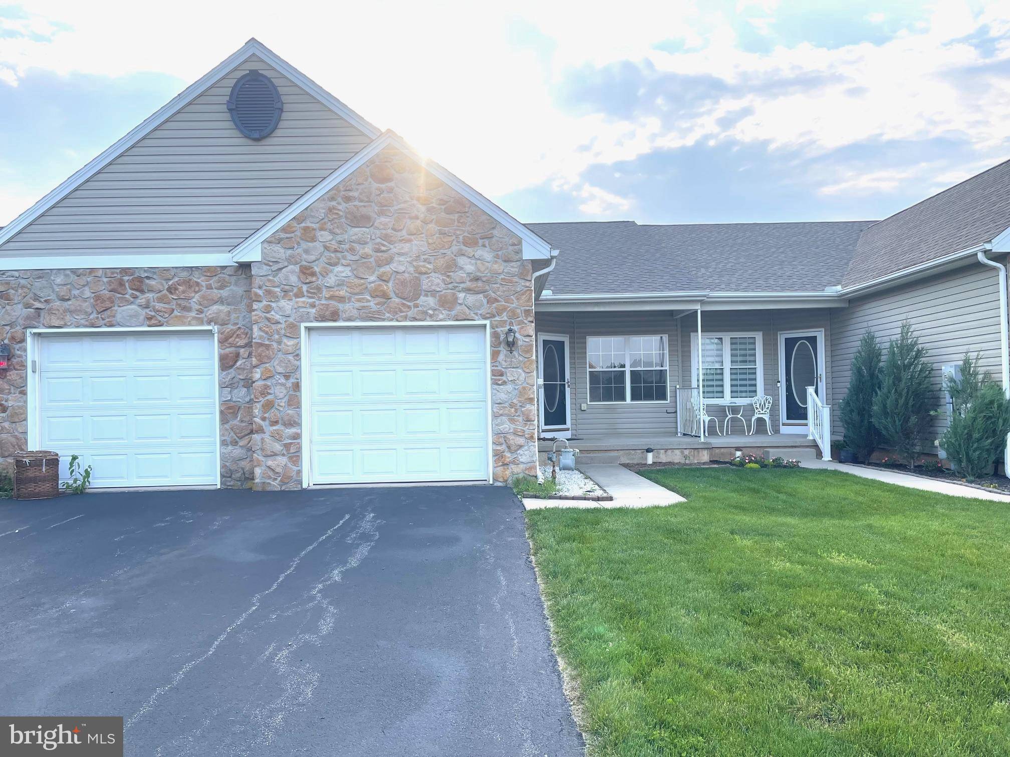 1844 DEERFIELD DR, Dover, PA 17315