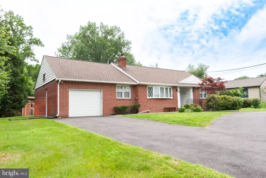 34 GEORGETOWN RD, Bordentown, NJ 08505