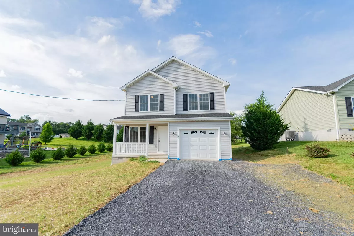 Bunker Hill, WV 25413,272 LARRY WAY